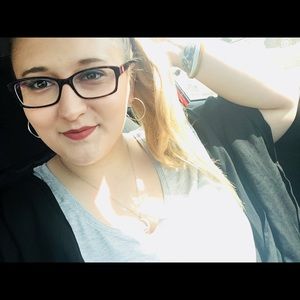 Meet your Posher, Lauren